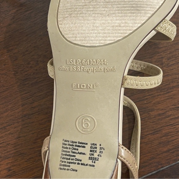 Fioni Size 6 Women’s Sandal Strapped Heels w/ Original Box - Picture 4 of 6